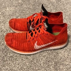Nike flyknit size 11 running shoes